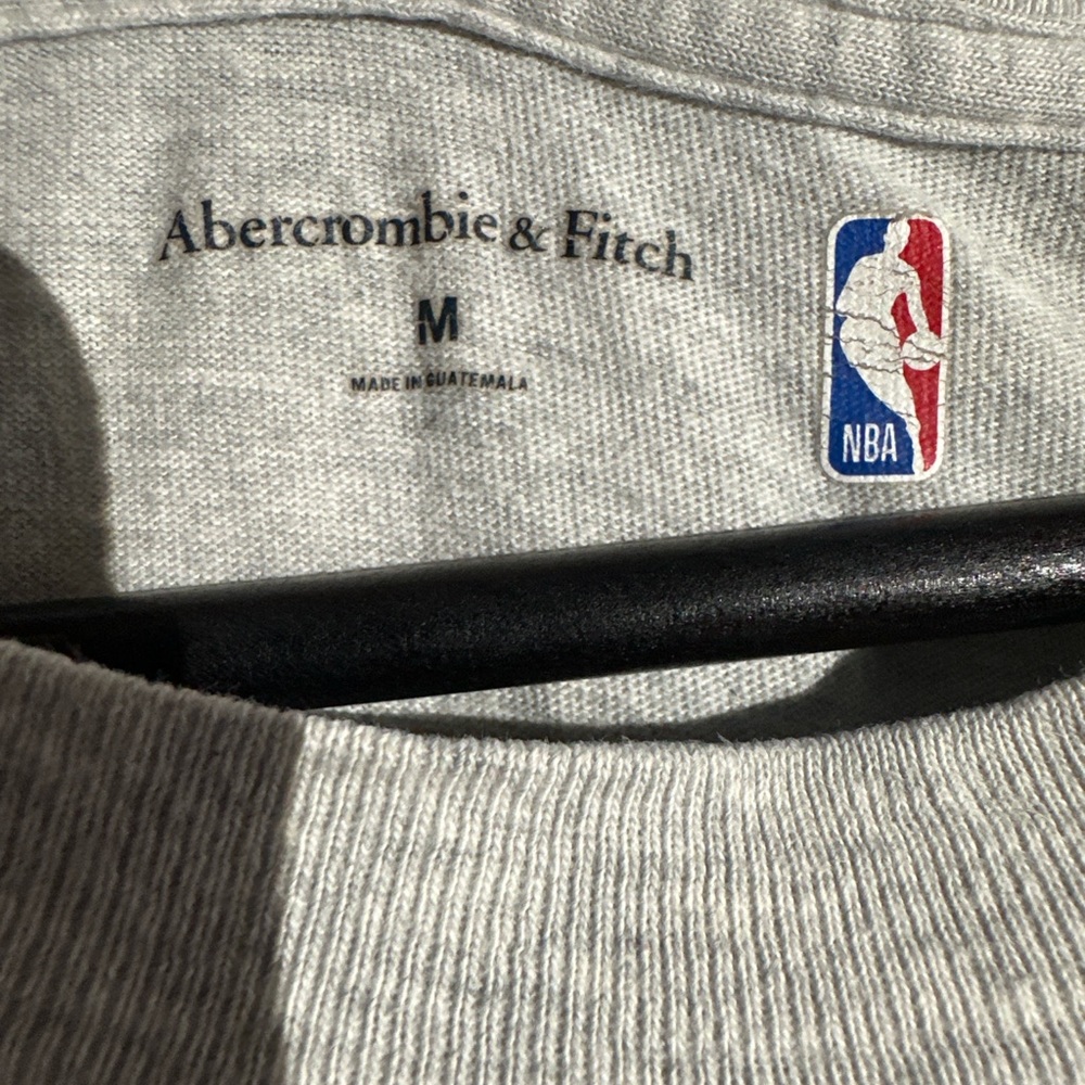 Abercrombie Gray NBA Logo T-Shirt - Picture 2 of 3